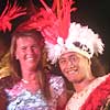 Dory met twee dansers na afloop van de Mini Heiva op Tahiti
